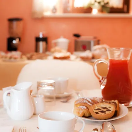 Alojamento de Acomodação e Pequeno-almoço La Portella 4*